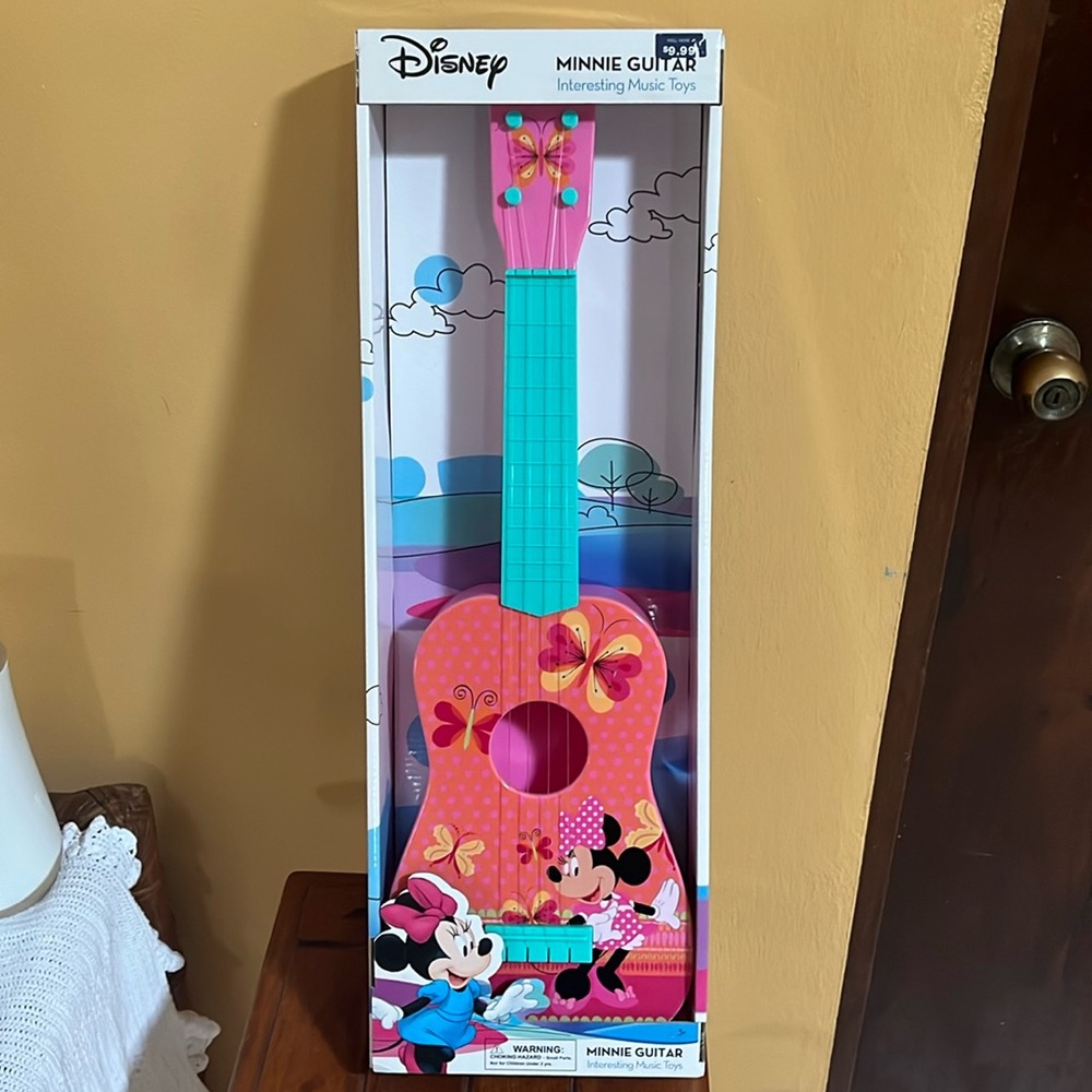 Minnie Mouse Guitar